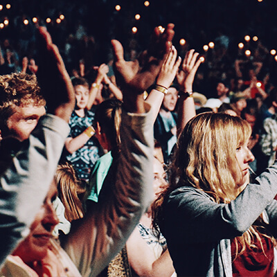 concert crowd